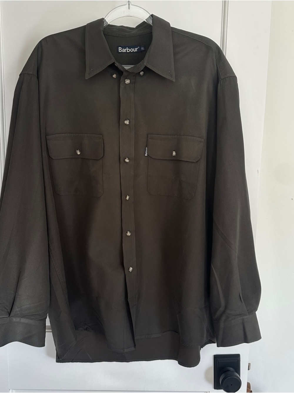 Barbour Men's Long-Sleeve Button-Up Shirt in Dark Grey